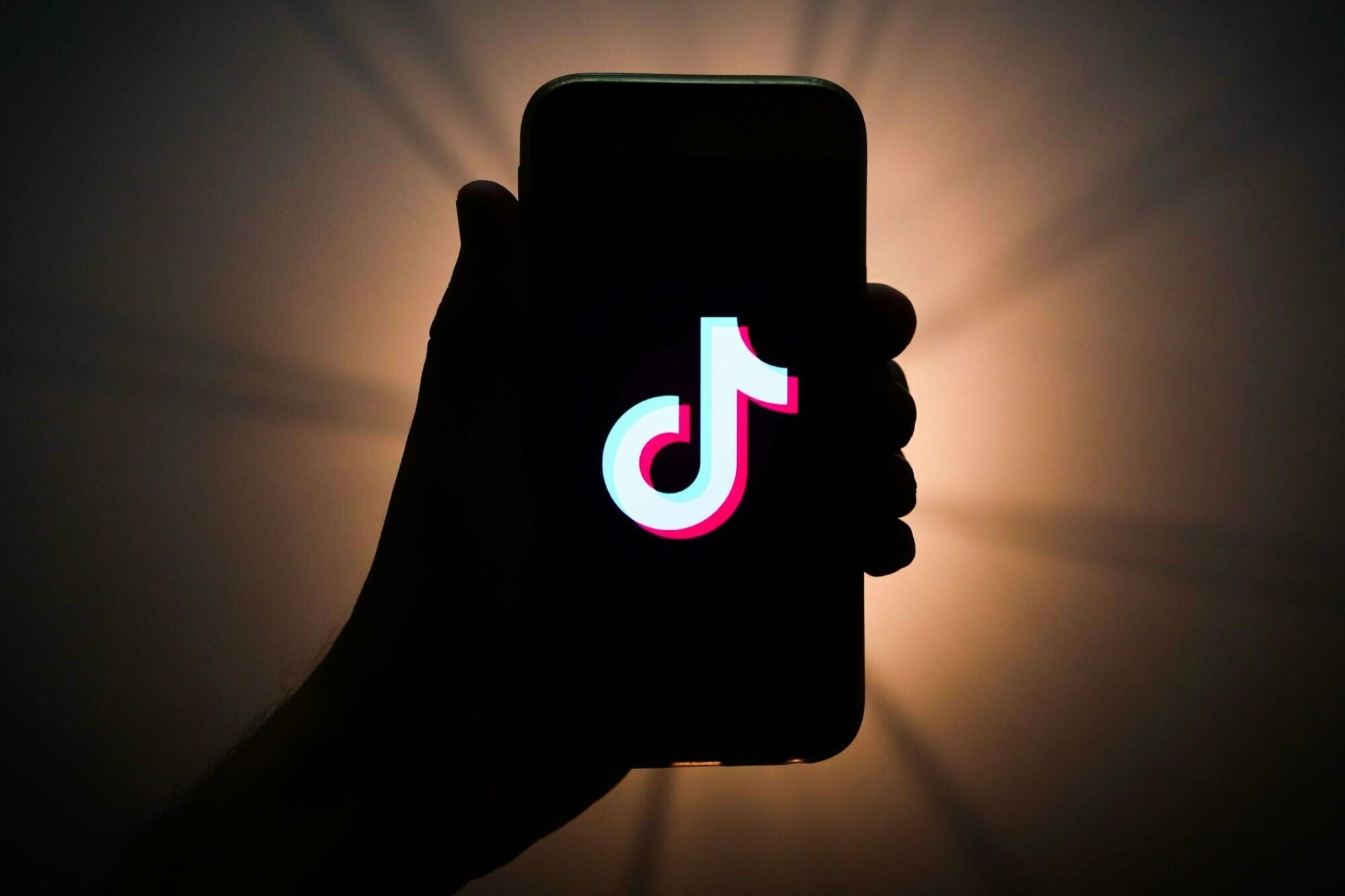 The Dangers of Using Fake IDs for TikTok Shop UK Verification: Why It’s Not Worth the Risk